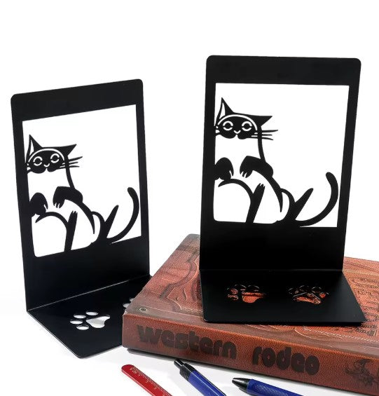 Serre livre chat mignon