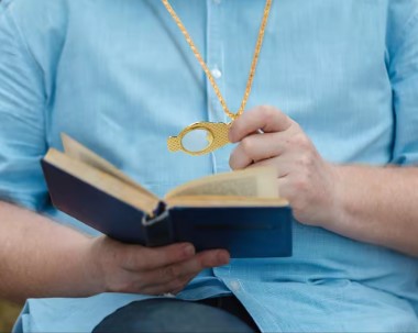Loupe de lecture en collier hibou