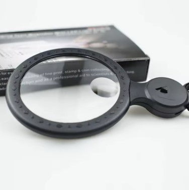 Loupe de lecture avec corde
